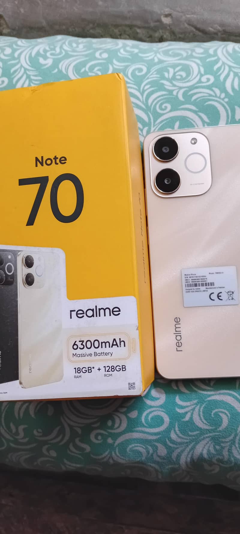 Real Me Note 70 2