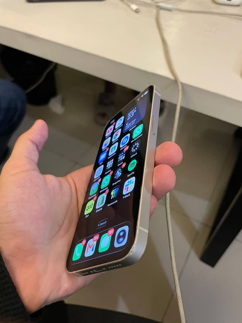 Apple iPhone 13 3