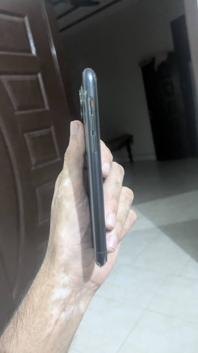 Apple iPhone 11 Pro 1