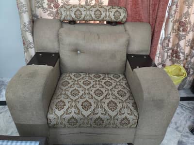 6 Seater Sofa Set 3+2+1 | Urgent Sale | Negotiable