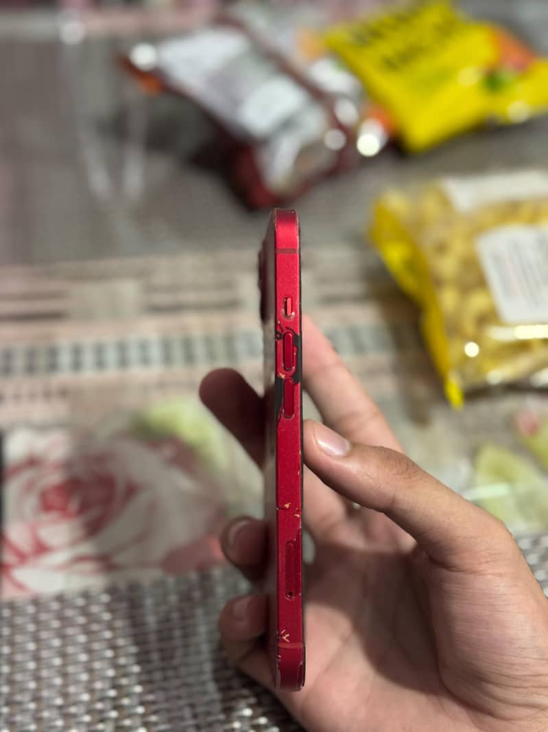 Apple iPhone 13 4