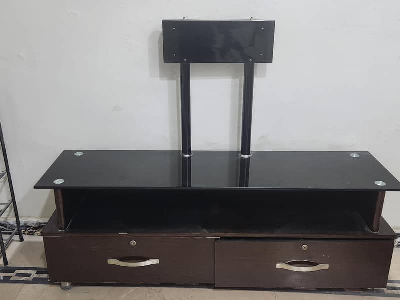 l c d table 0