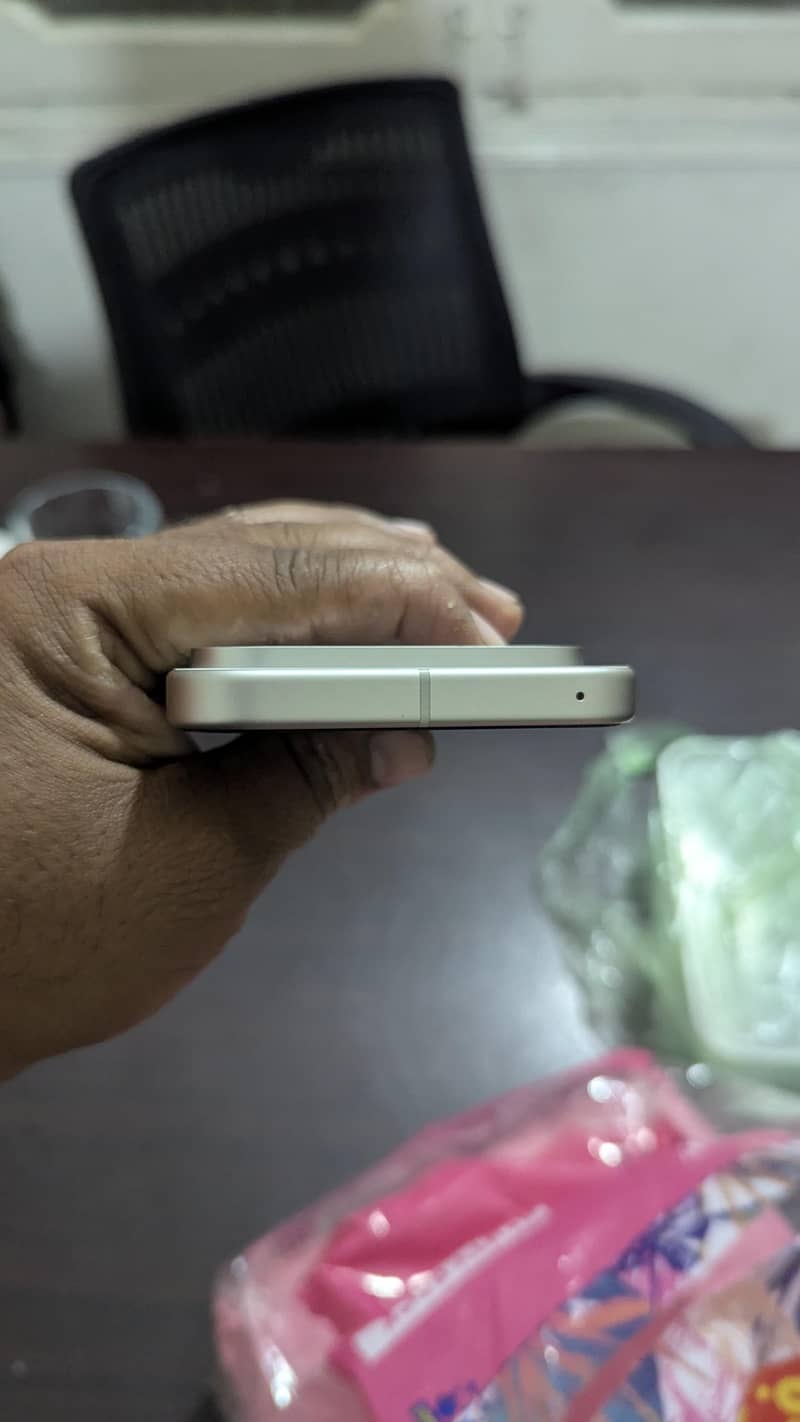 Google Pixel 9 4
