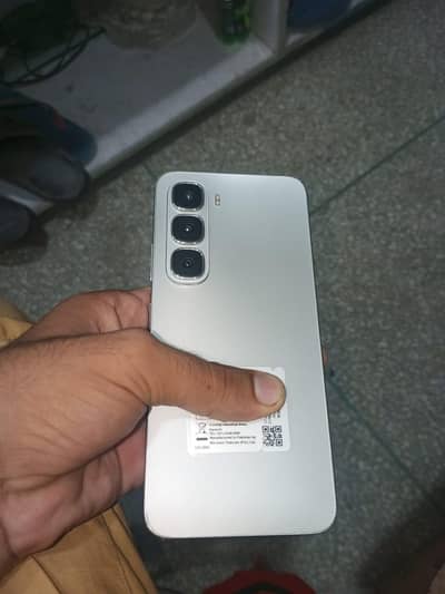 Infinix Hot 60i   6/128   scratchless condition 10/10