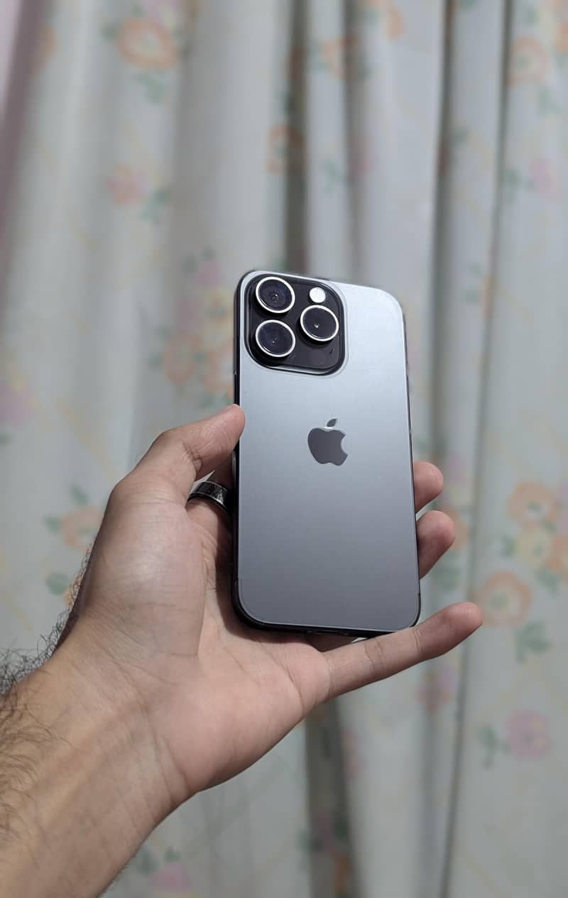 Apple iPhone 15 Pro 0