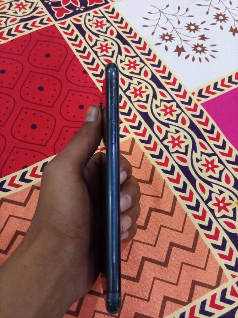 Apple iPhone X 3