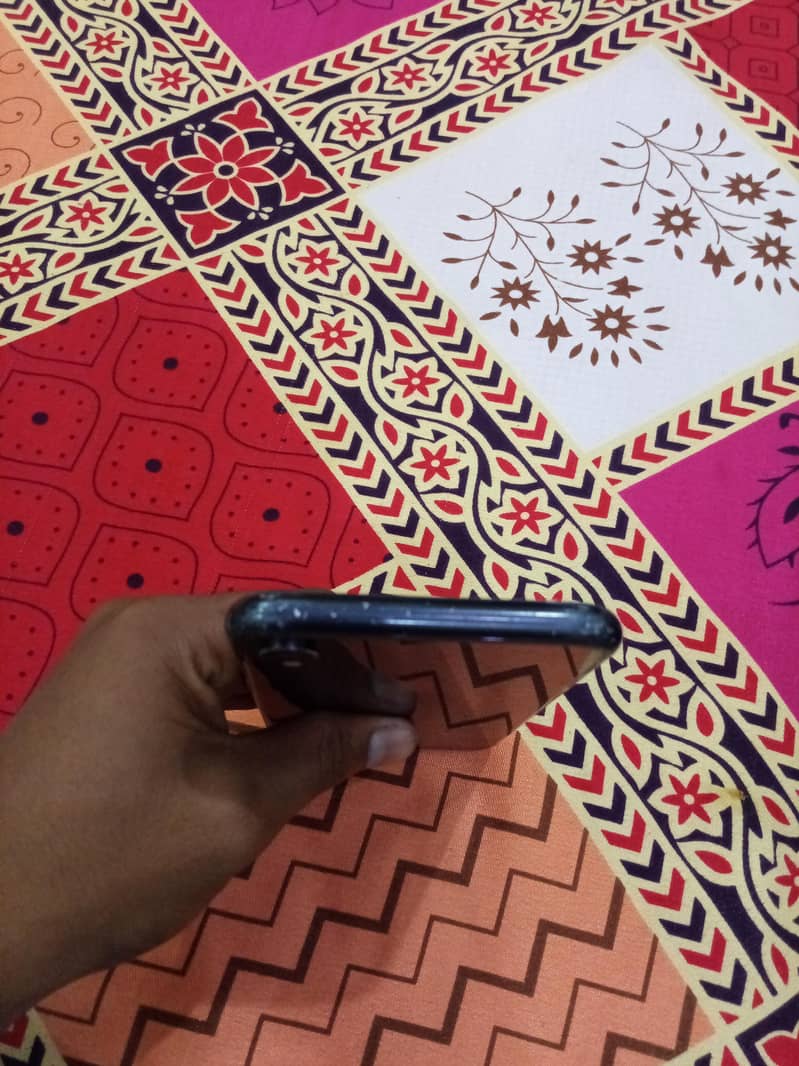 Apple iPhone X 4