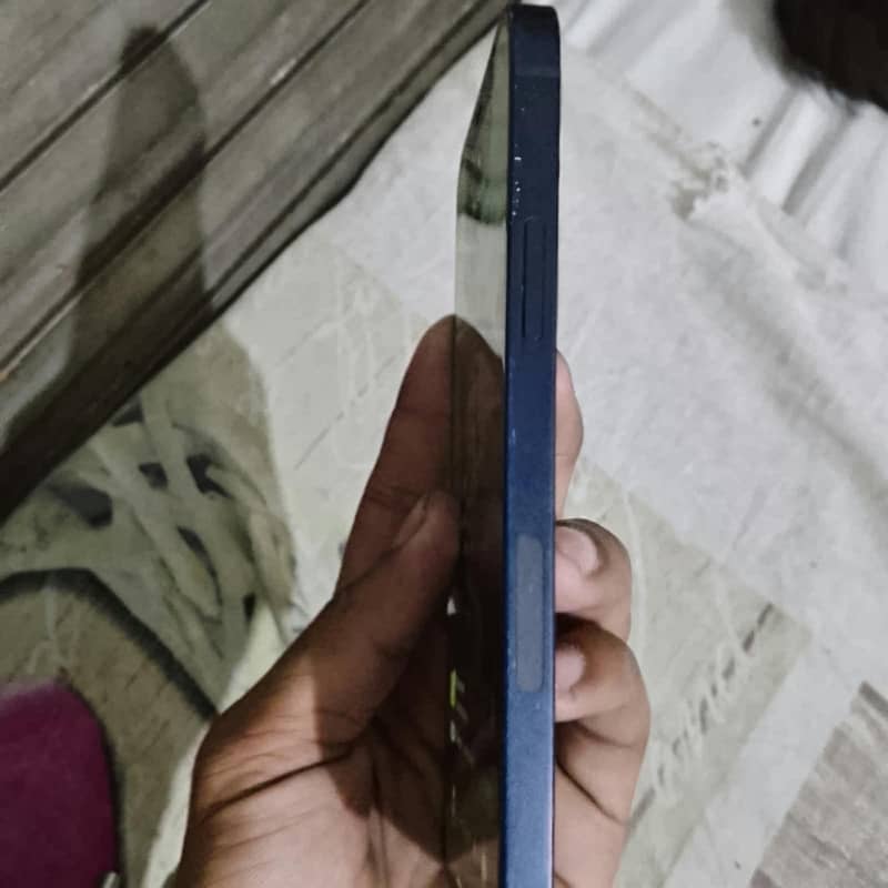 Apple iPhone 12 7