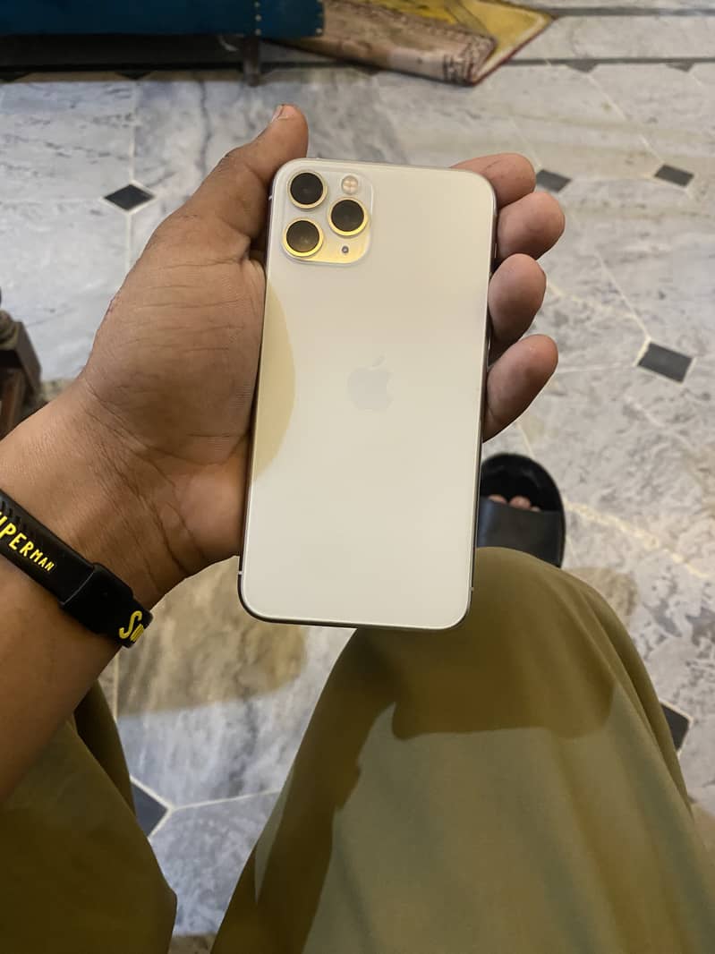 Apple iPhone 11 Pro 3