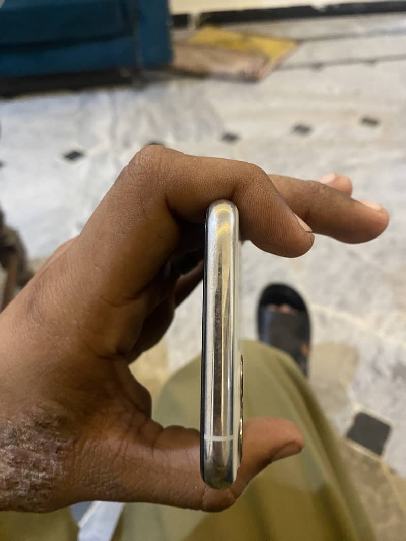 Apple iPhone 11 Pro 5
