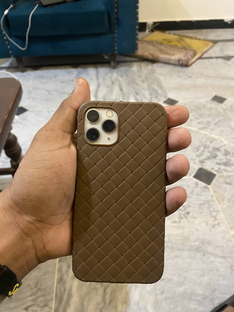 Apple iPhone 11 Pro 6