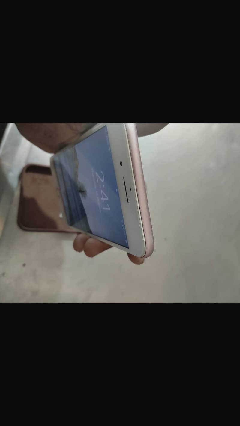Apple iPhone 7 Plus 6