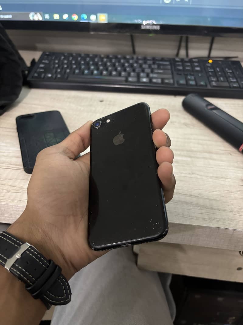 Apple iPhone 7 1