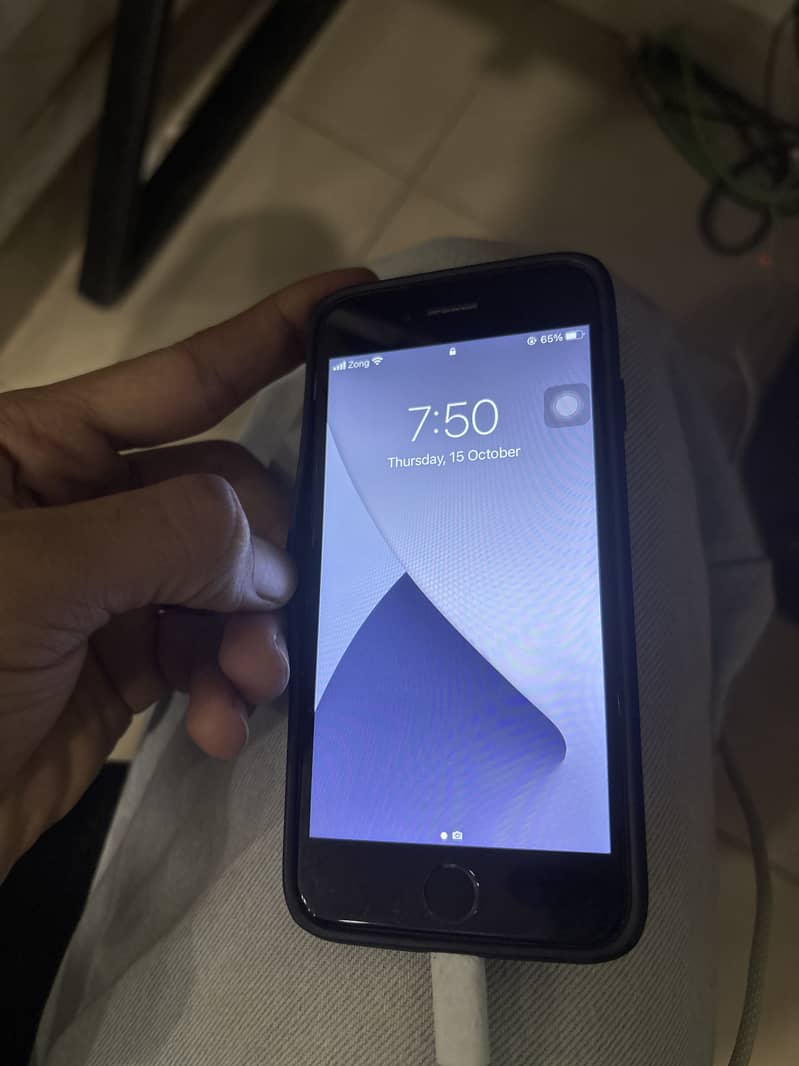 Apple iPhone 7 4