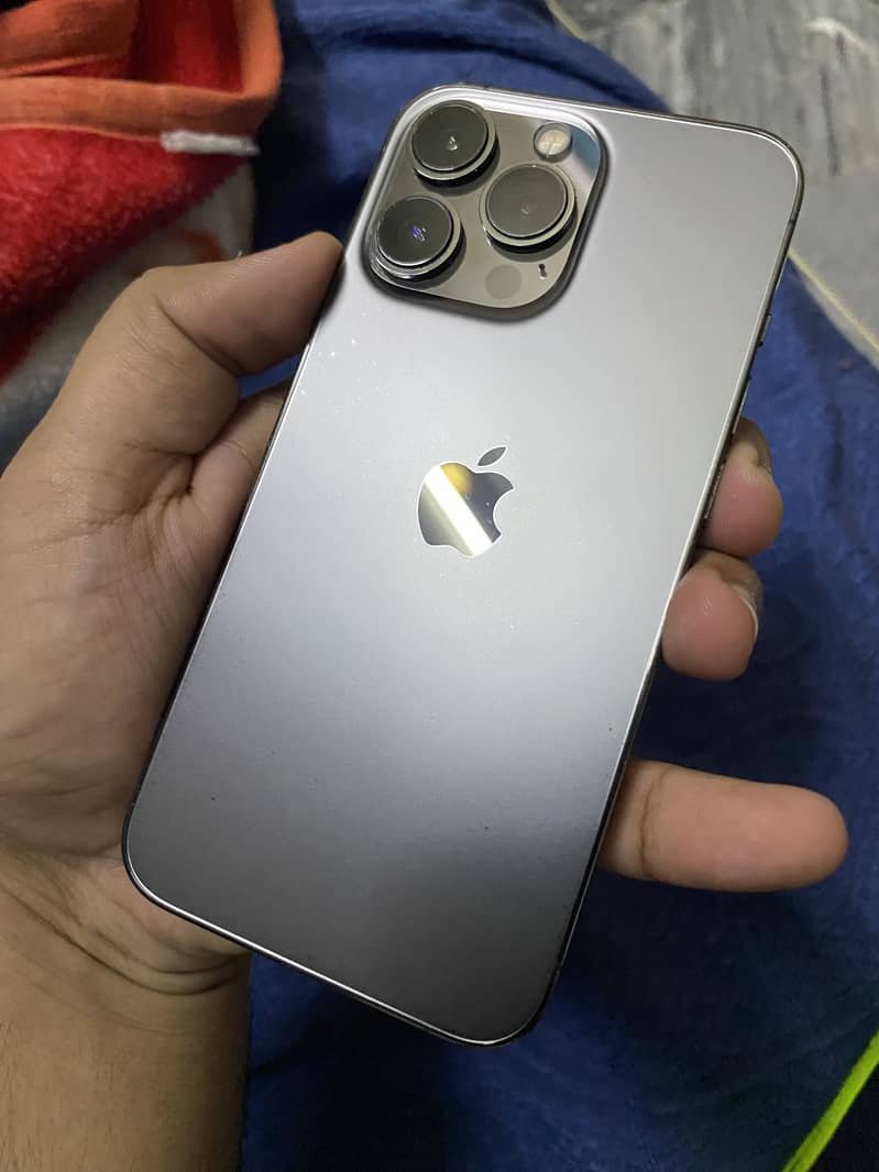 Apple iPhone 13 Pro 8