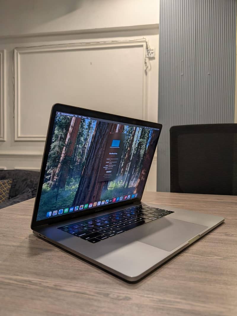MAC BOOK 2018 PRO 0