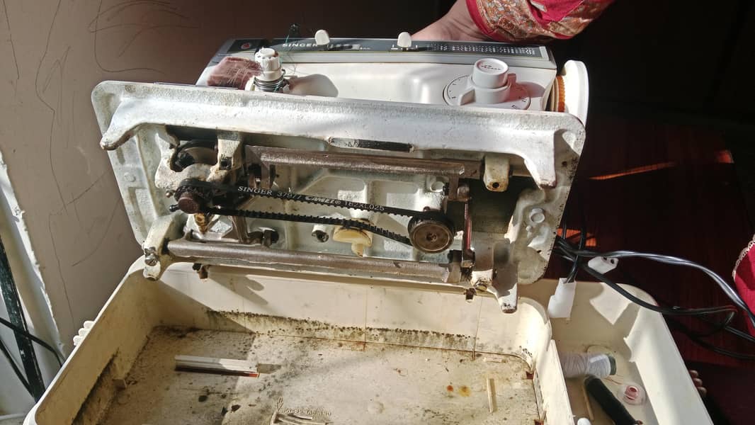 Singer Model 947 5