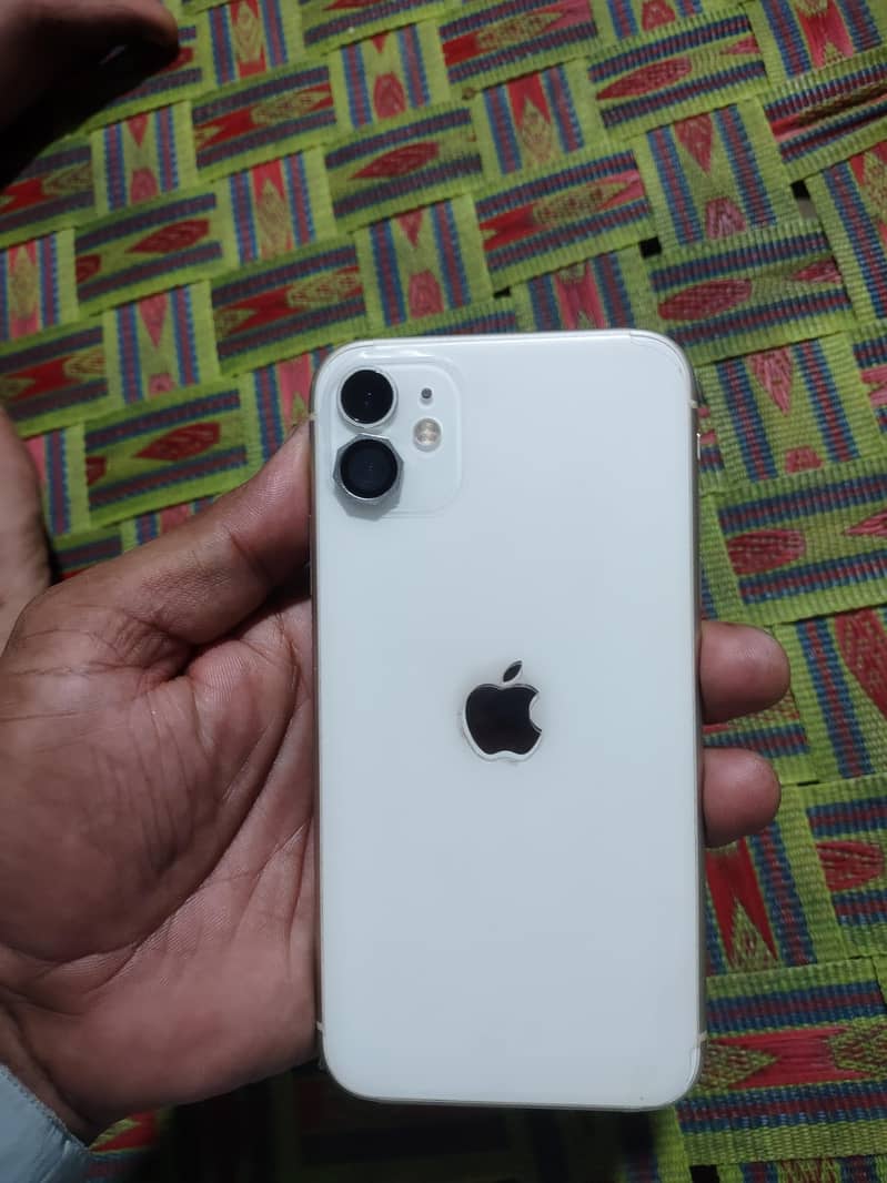 Apple iPhone 11 3