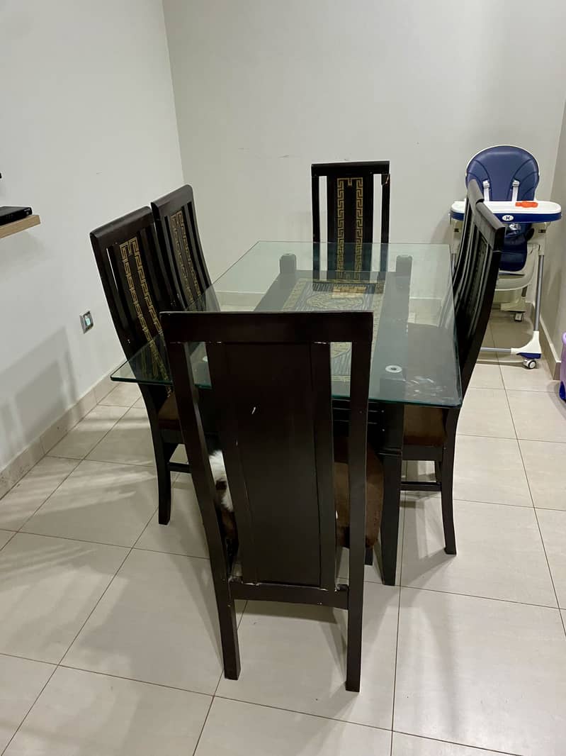 Dinning table 6 seater 8