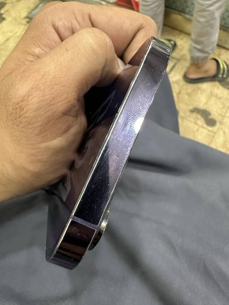 Apple iPhone 14 Pro Max 2