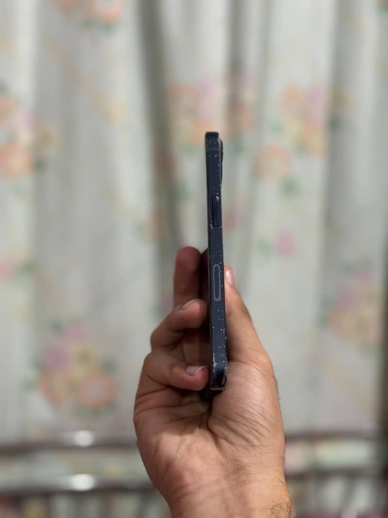 Apple iPhone 13 sim working 3