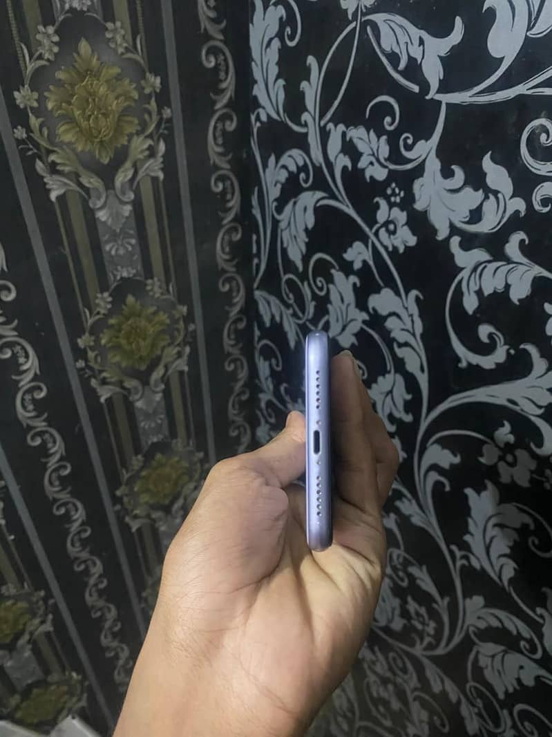 Apple iPhone 11 5