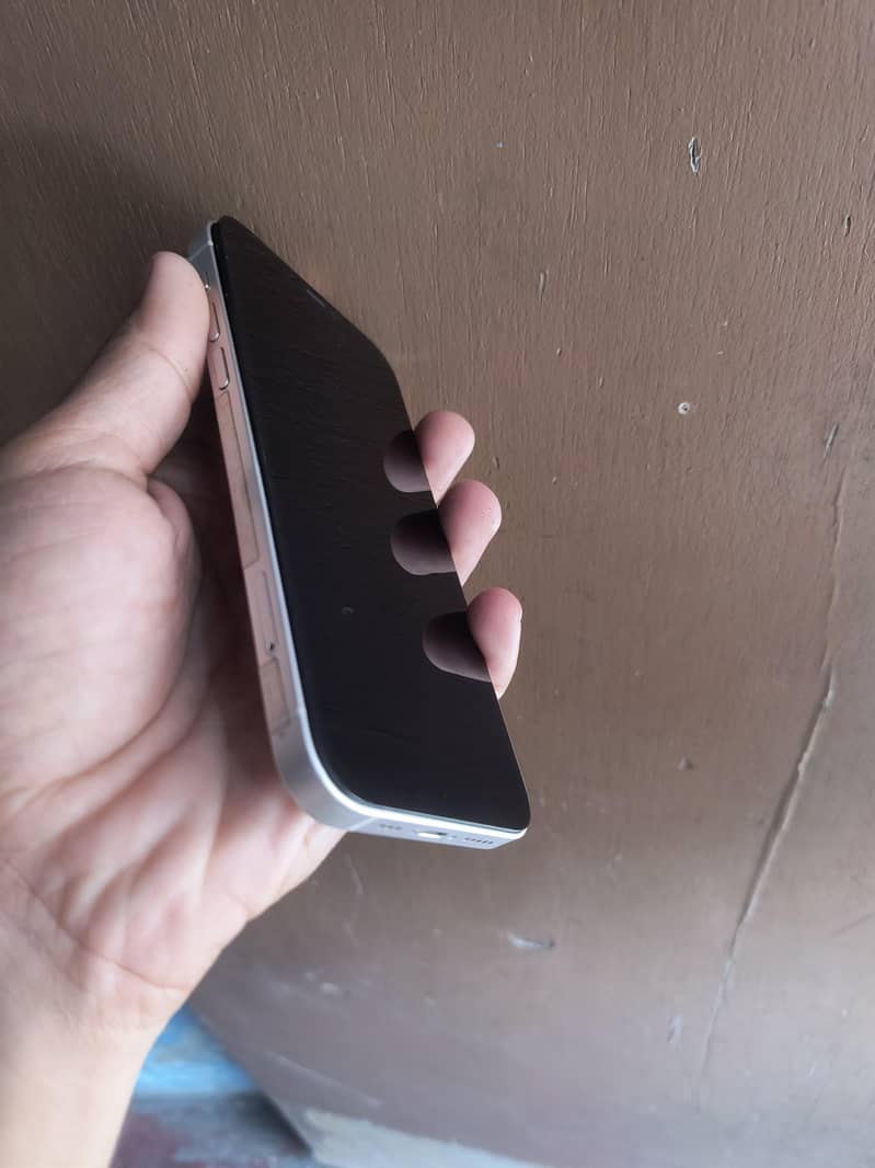 Apple iPhone 12 8