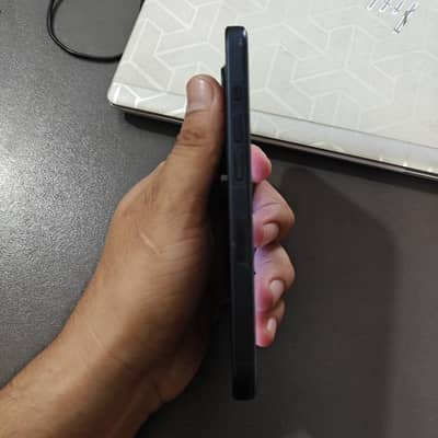 iphone 15 Pro Box and charger original 85% health
