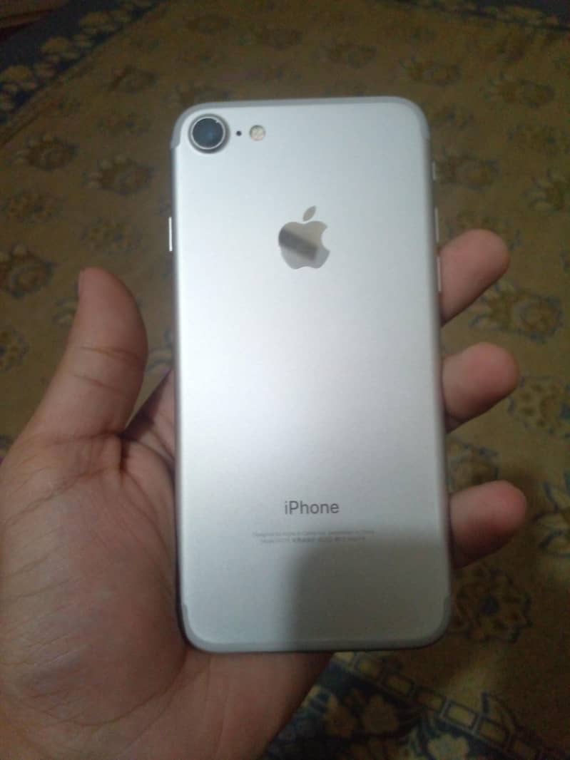 iPhone 7 4