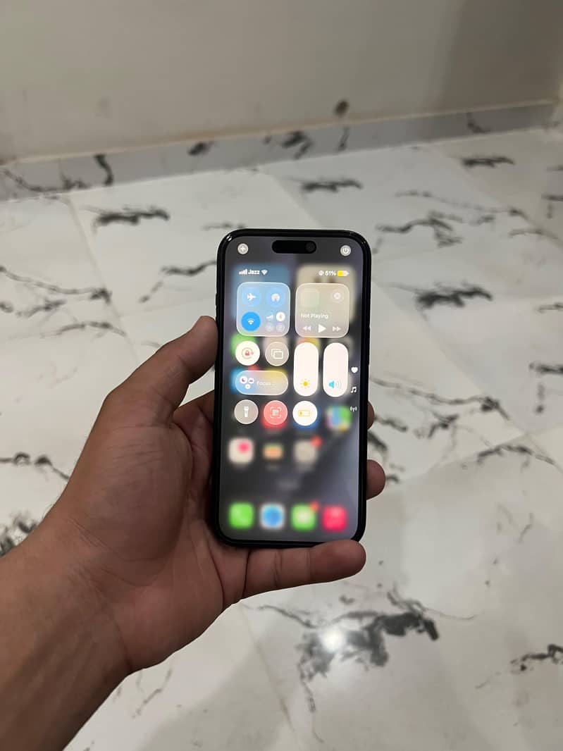 Apple iPhone 15 11