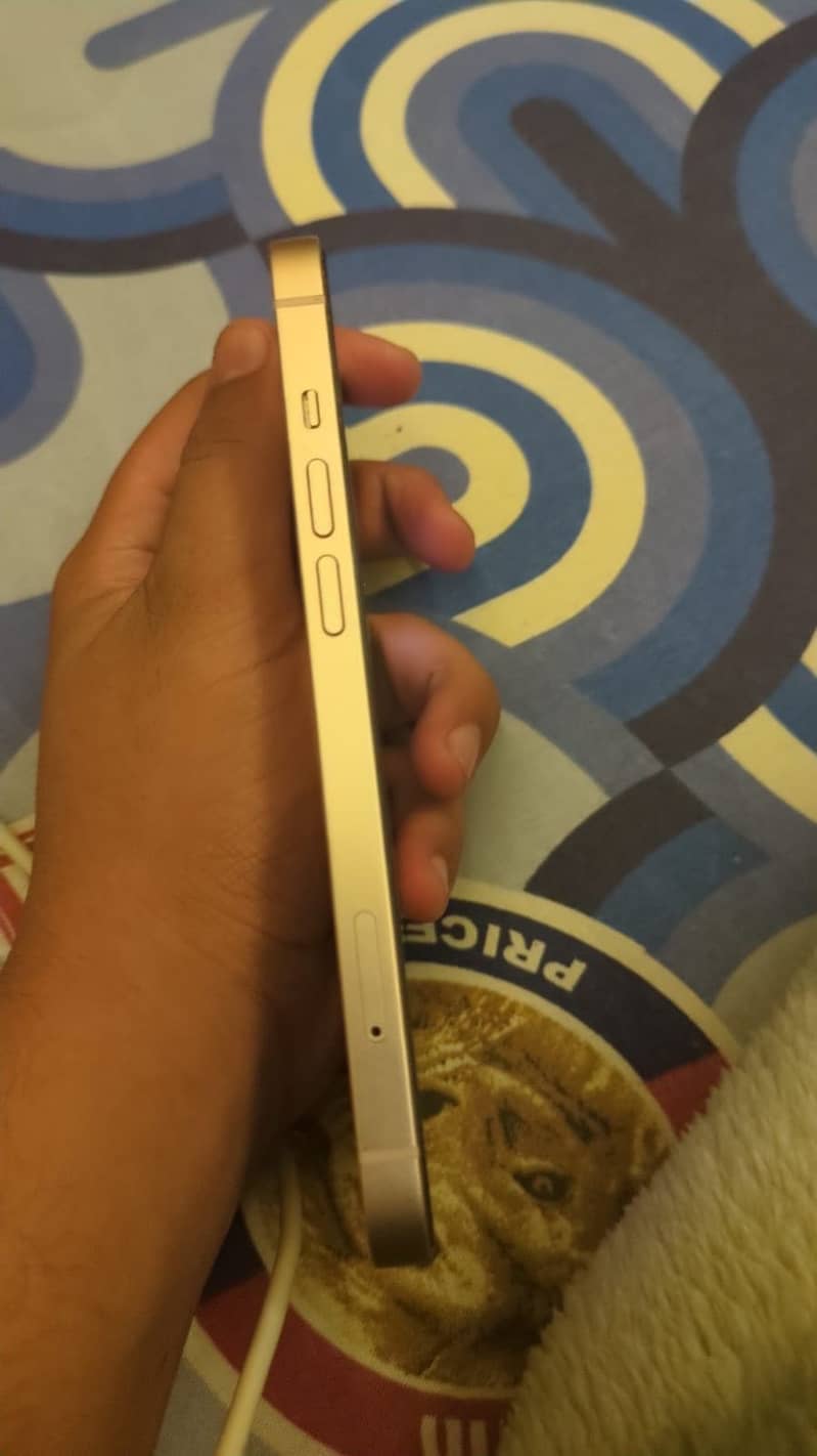 Apple iPhone 13 3