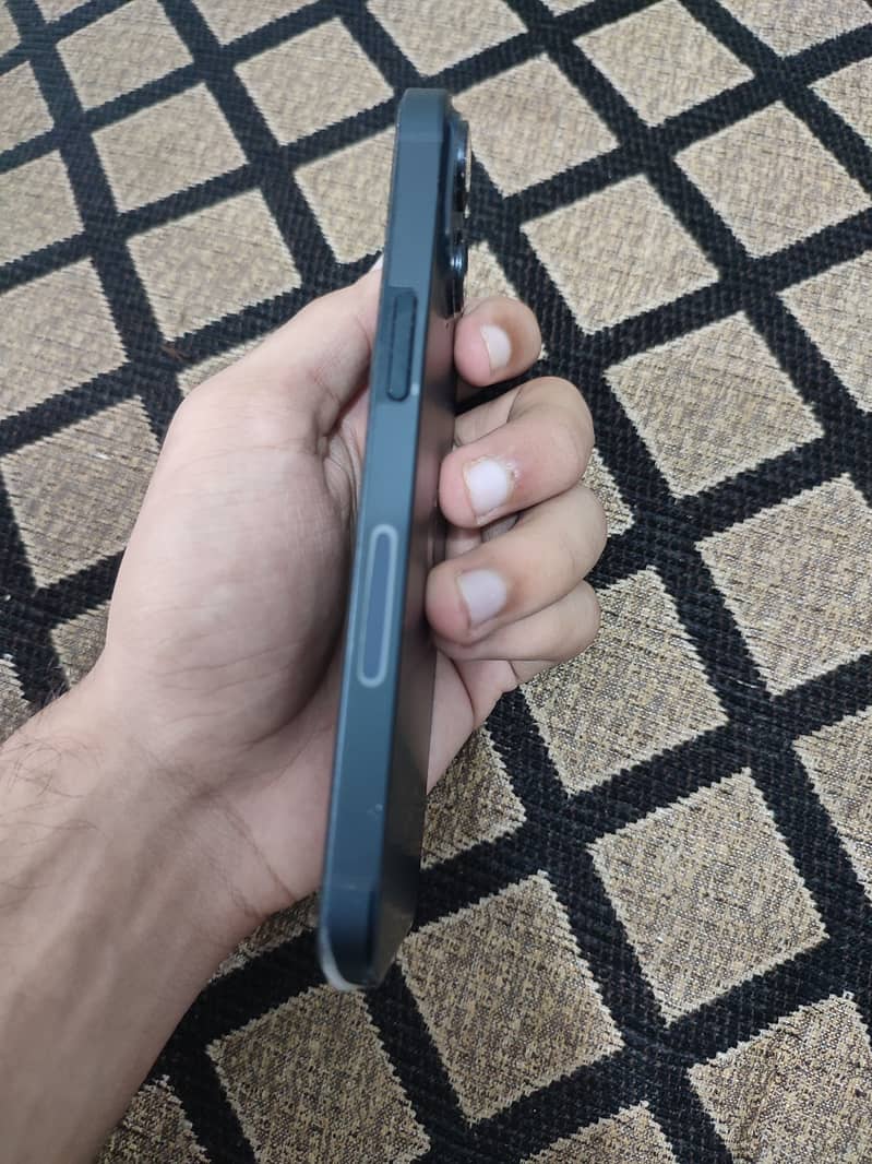 Apple iPhone 14 3