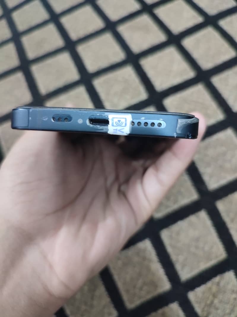 Apple iPhone 14 4