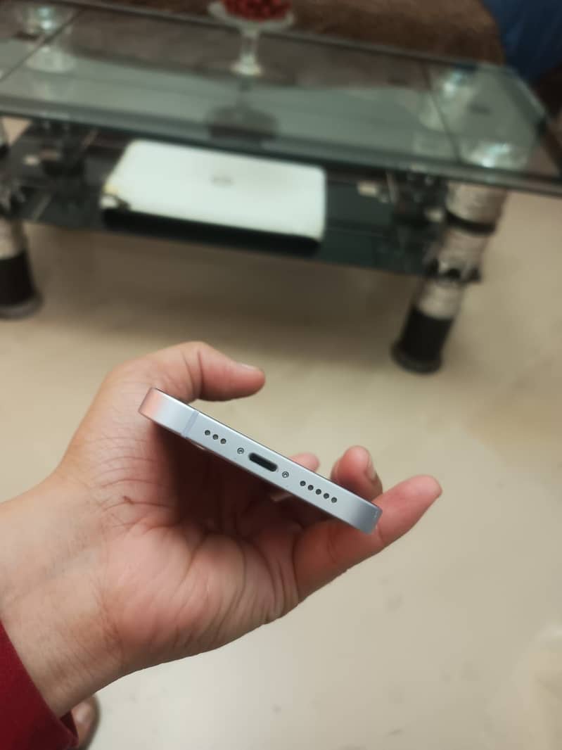 Apple iPhone 14 4