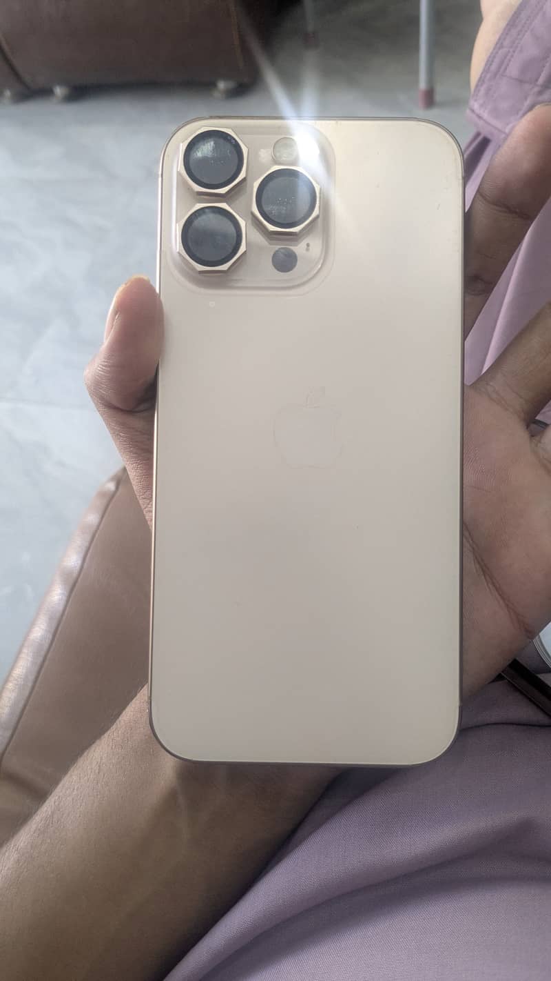 Apple iPhone 16 Pro Max 3