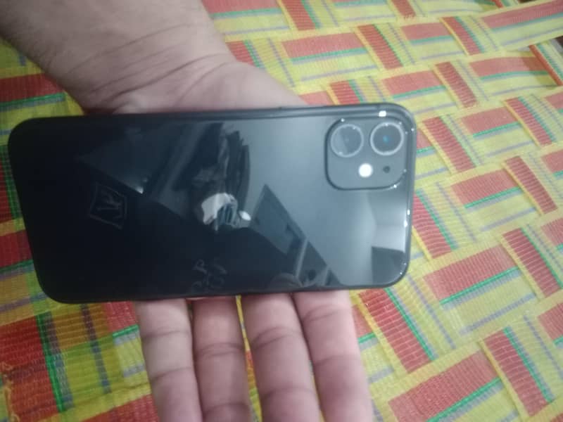 Apple iPhone 11 4