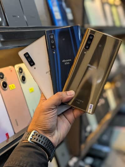 Arrows F-52A docomo 5G