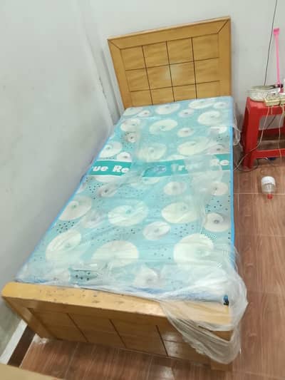 I want to sale my single bed with or without matress
