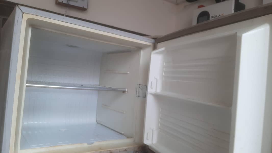 Refrigerator 4