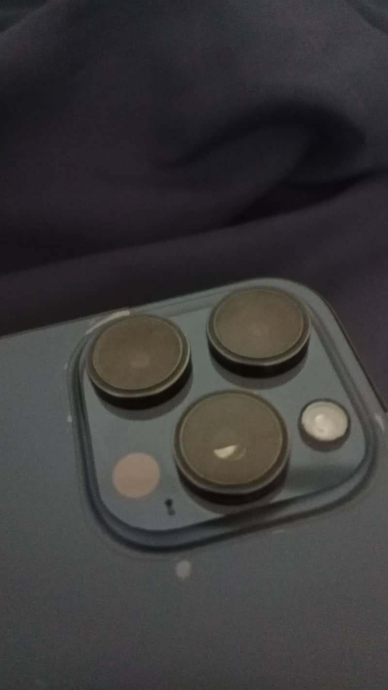 Apple iPhone 15 Pro Max 0