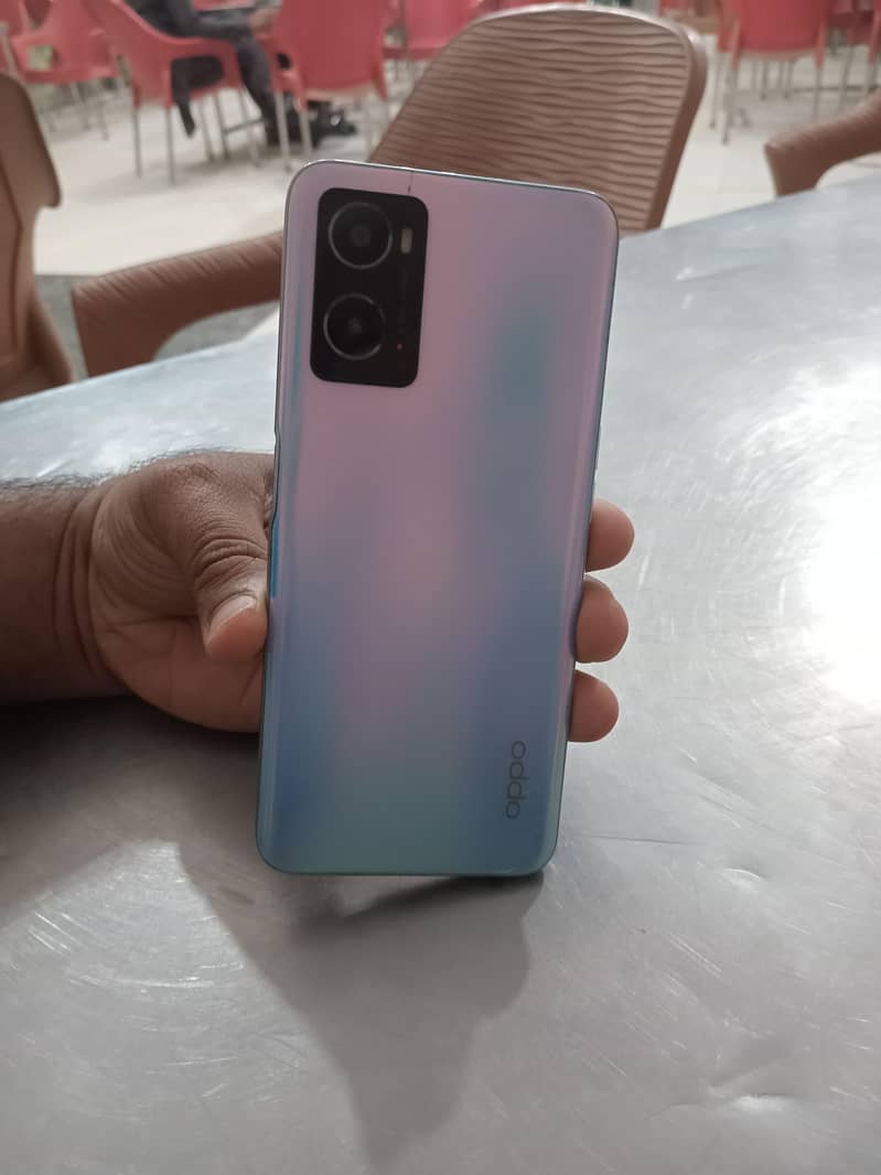 OPPO A76 1