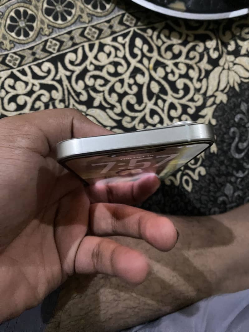 Apple iPhone 15 Pro Max 3