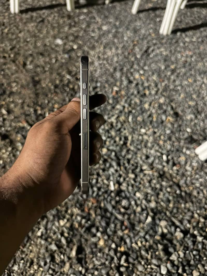 Apple iPhone 15 Pro 1