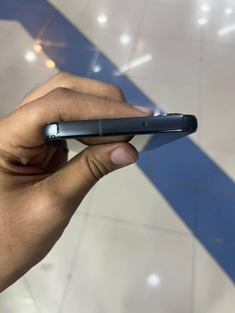 Samsung Mobile S23 Plus 3