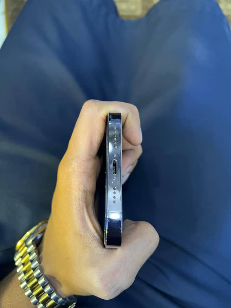 Apple iPhone 14 Pro Max 4
