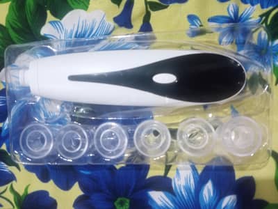 new black head  remover machion only one pice