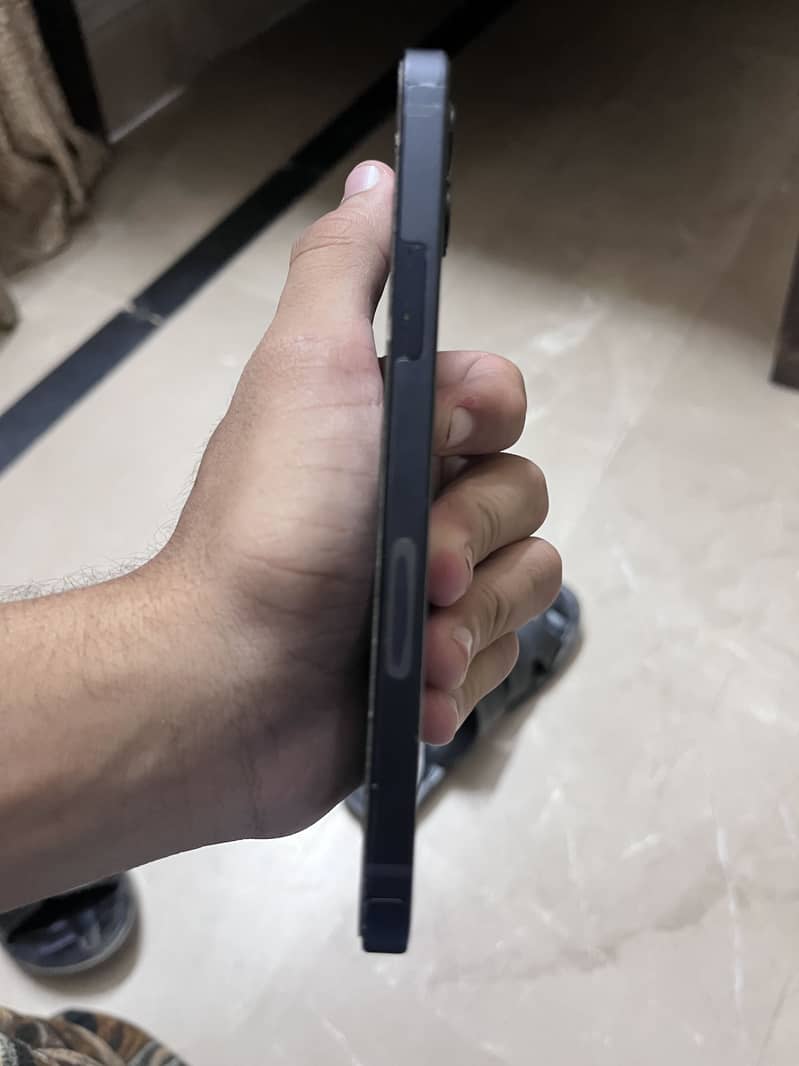 Apple iPhone 12 2