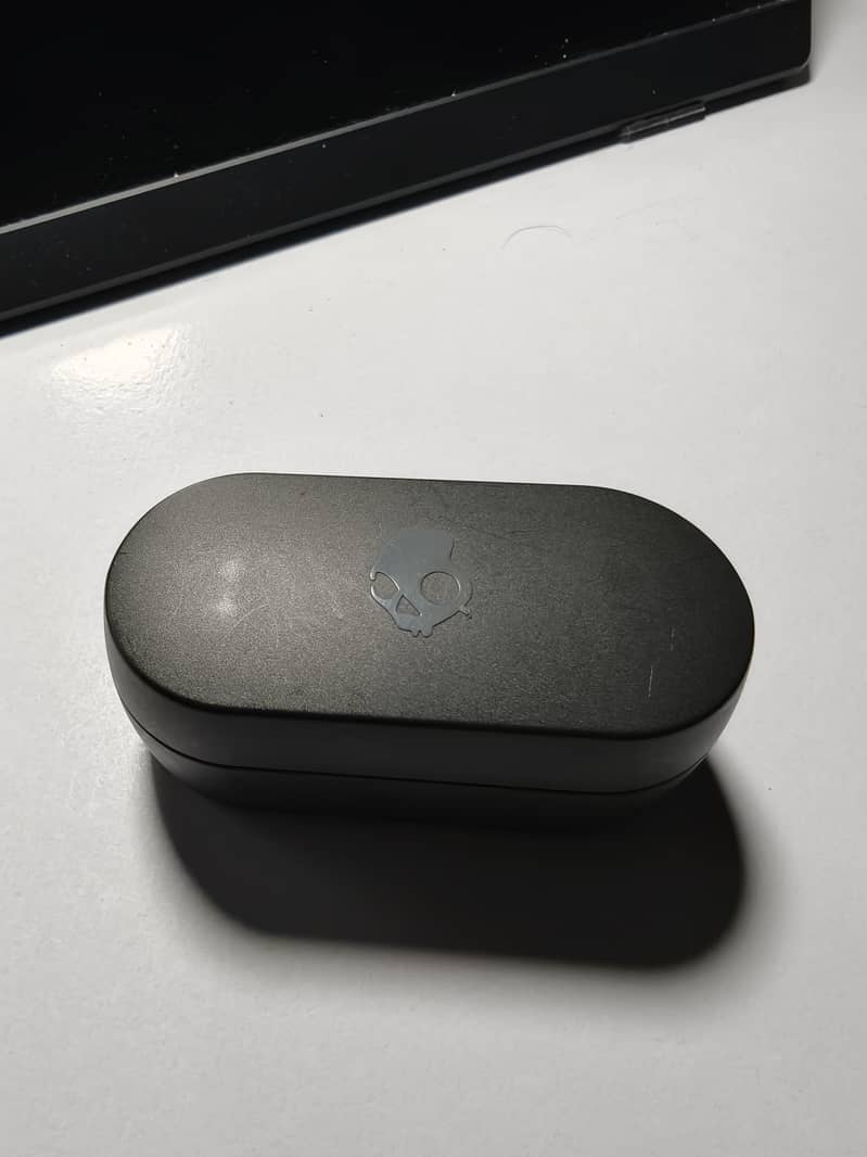 Skullcandy wireless bluetooth earbuds with ANC 1