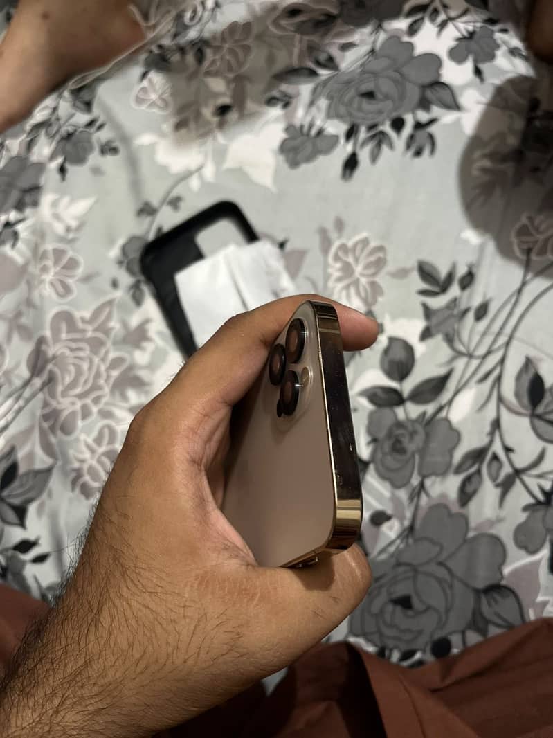 Apple iPhone 12 Pro 3