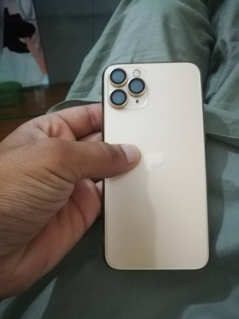 Apple iPhone 11 Pro 2